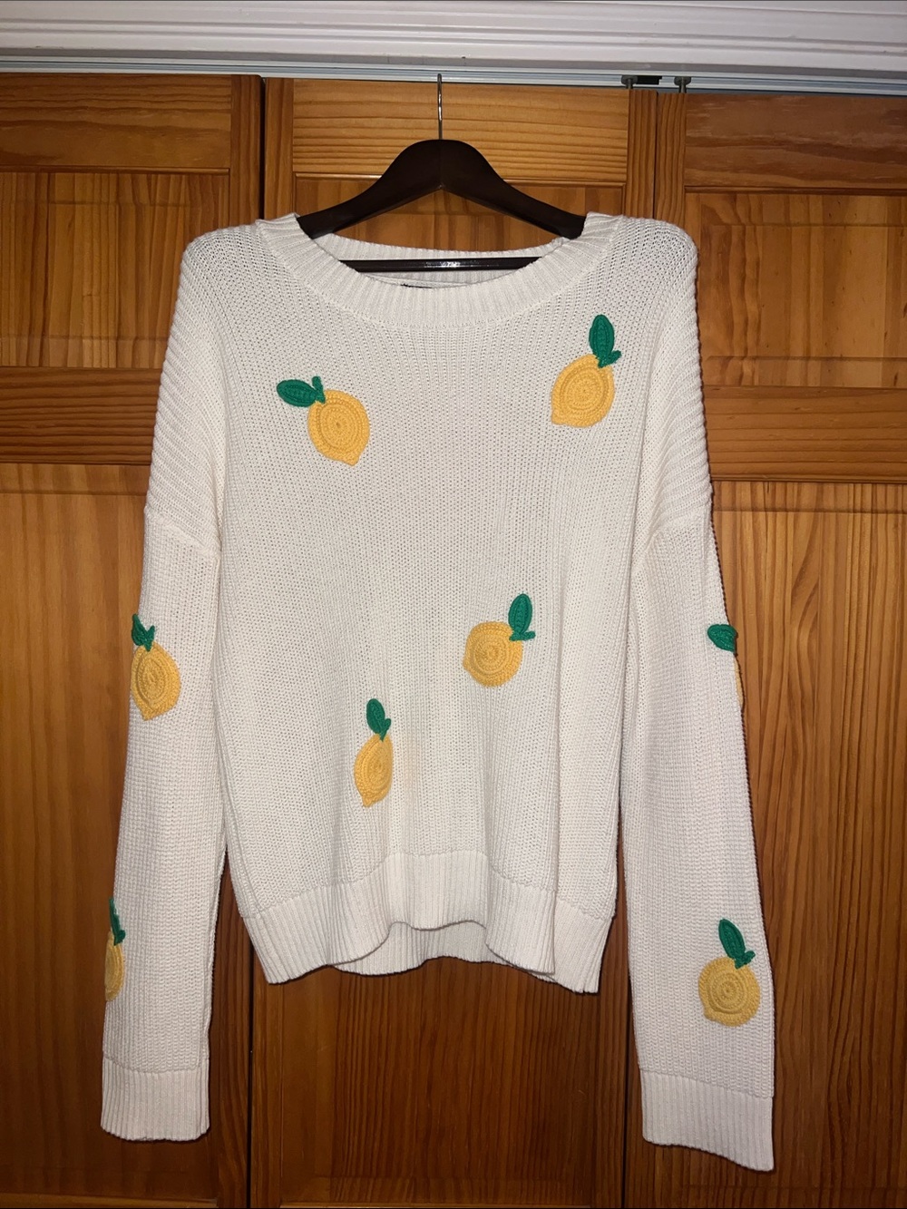 NWT Cynthia Rowley Cream Sweater with Yellow Crochet Lemon Appliqués Size XL